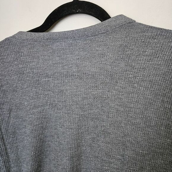 Isotoner Top Long Sleeve Thermal Gray Henley V-Neck Casual Neutral - Picture 5 of 7